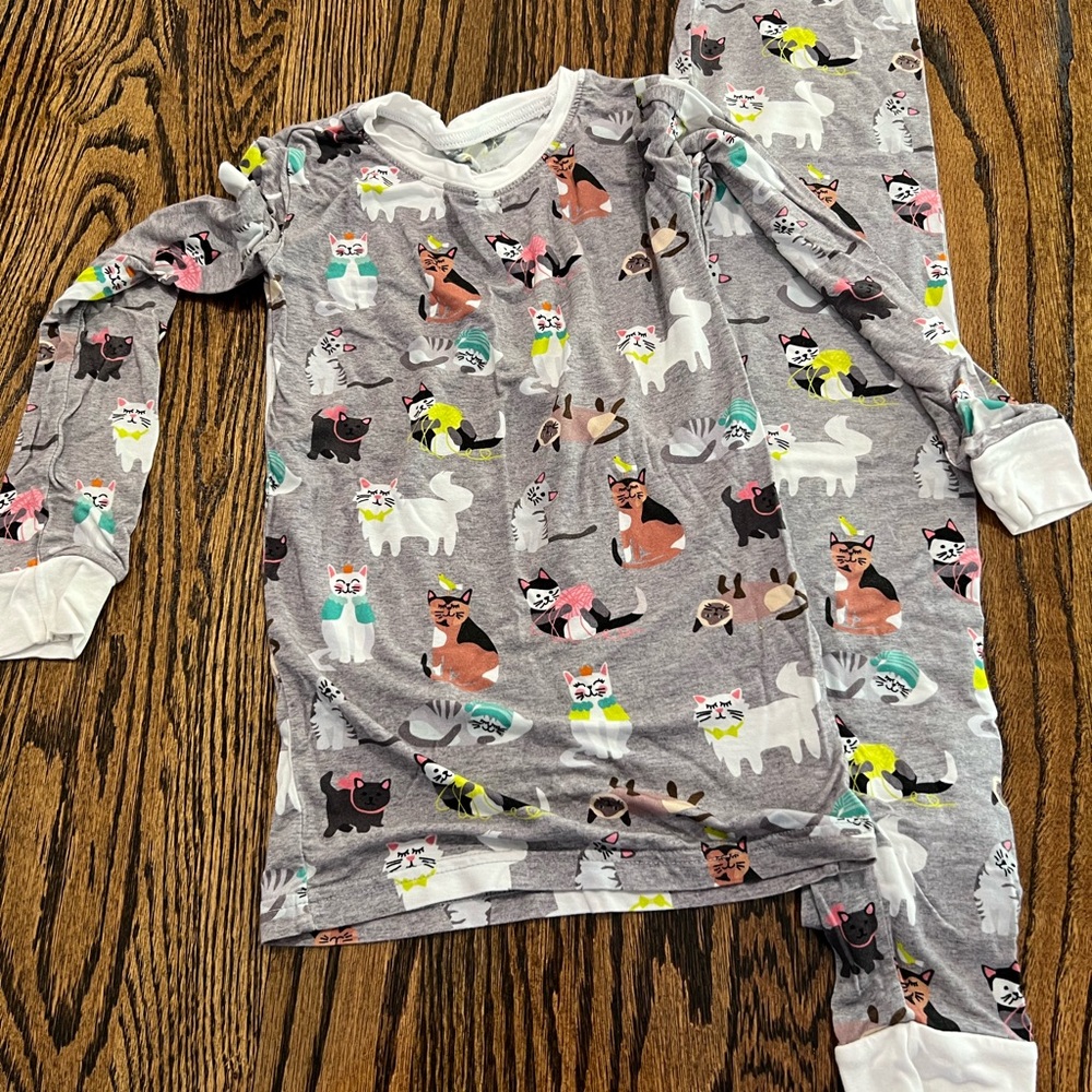 Little Sleepies Kids Cat Print Pajamas - Gray